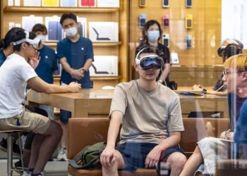 Apple sues former Vision Pro employee for allegedly stealing ‘thousands of documents’ before joining Snap